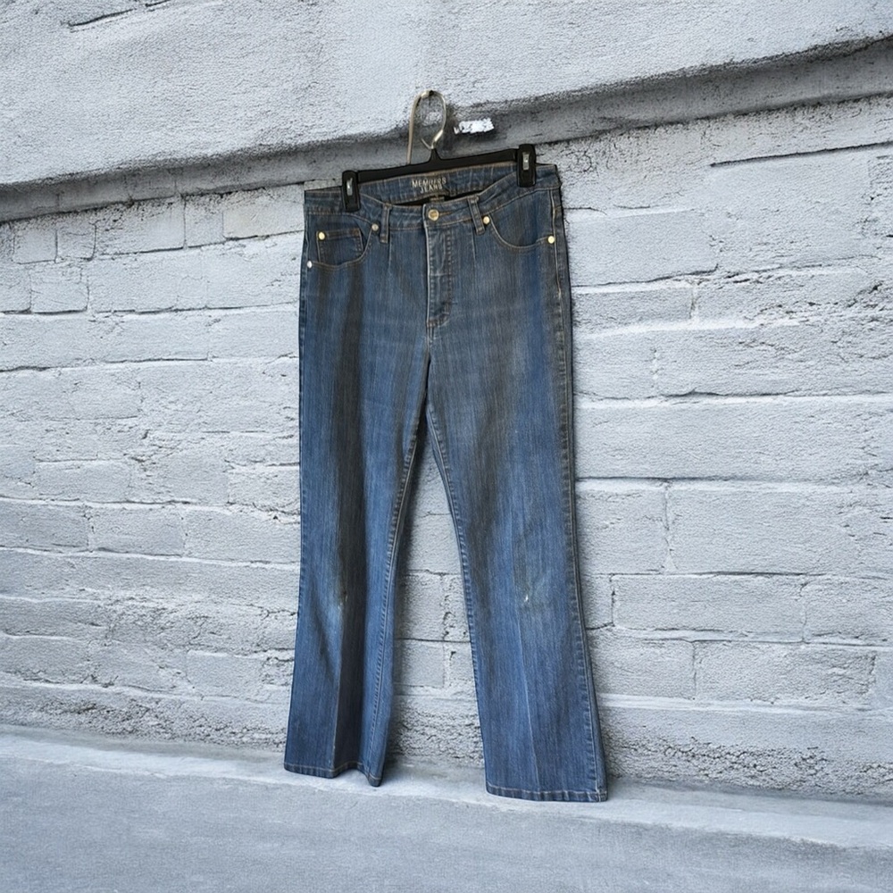 Members (only) jeans.  W18.  R10.5.  L30. 70%cotton 28% polyester 2% spandex